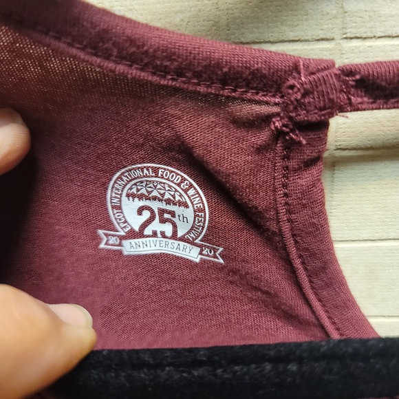 Disney Size Small Garnet T-Shirt Short Sleeve Taste Your Way Around World Epcot - Picture 5 of 6